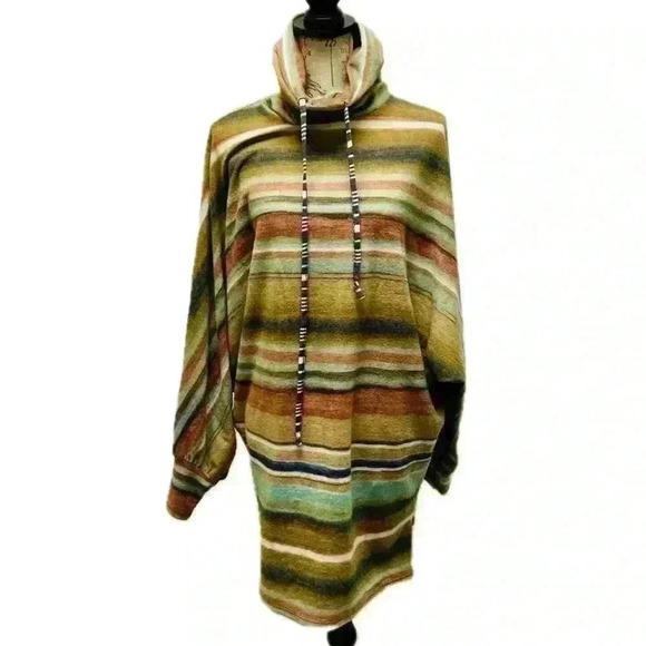 BUCKETLIST | Tops | Bucketlist French Terry Knit Colorblock Sweater Size Small - Picture 1 of 11